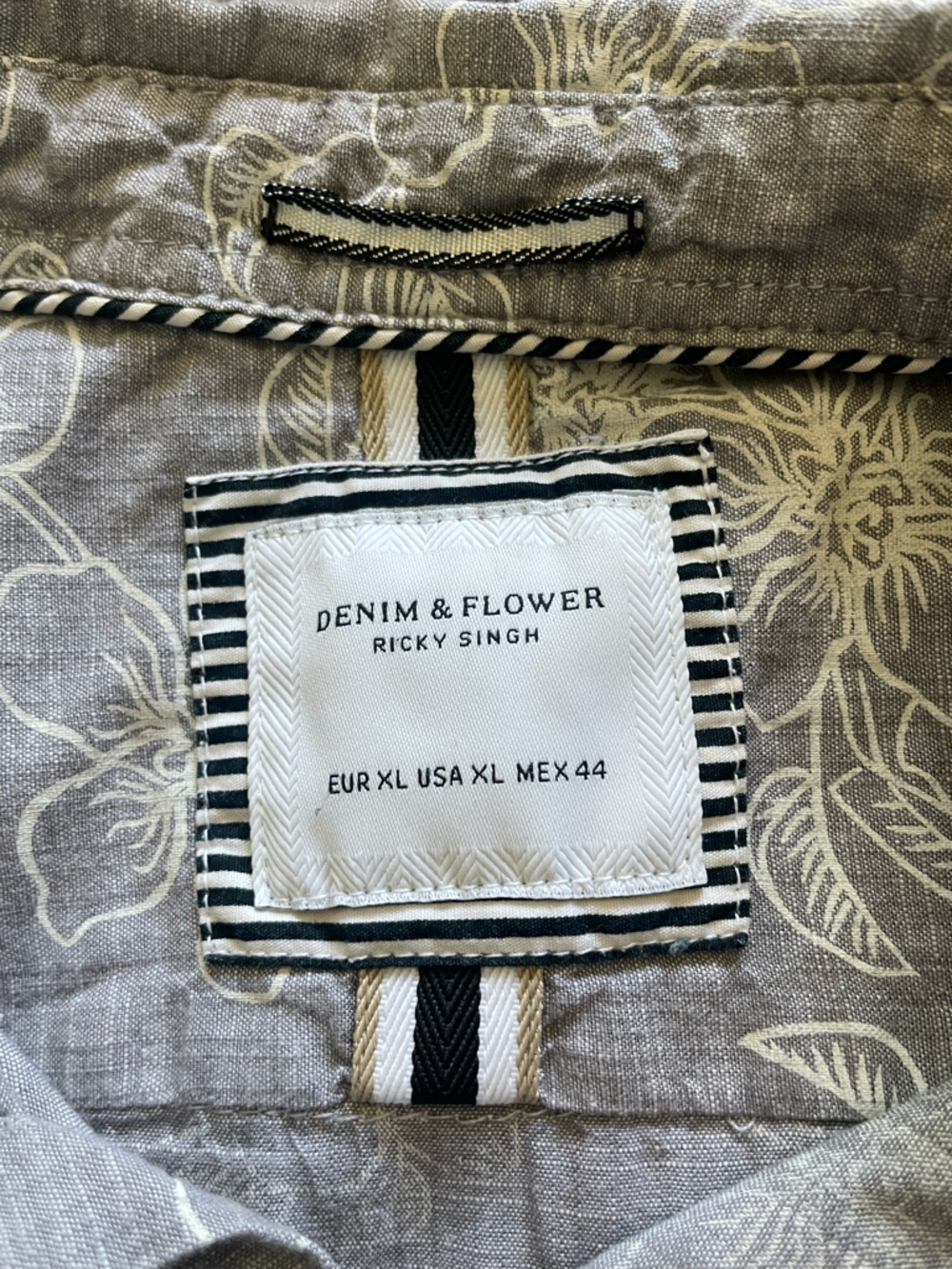 Denim & Flower Floral Shirt Mens XL Gray White Button Up Summer Aloha Casual - Picture 4 of 8